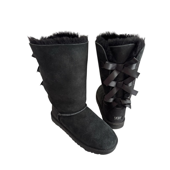 UGG Women's Black Shearling Boots size 5-6 - Picture 2 of 7